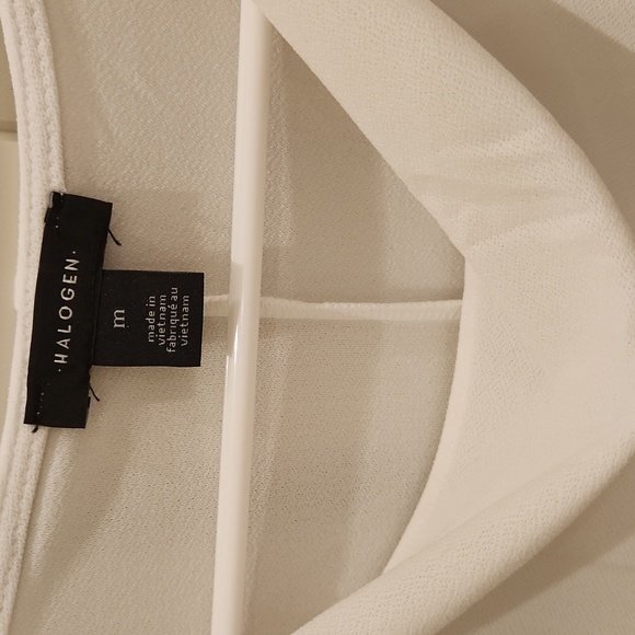 New pretty white sleeveless top with navy blue trim by Halogen. - Picture 2 of 6